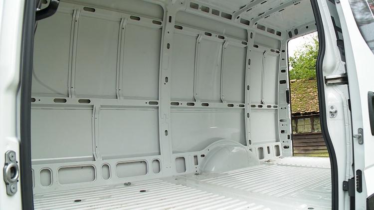IVECO DAILY 35C14 DIESEL 2.3 Dropside 3750 WB Hi-Matic